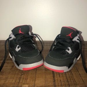 Air Jordan 4 toddler sneakers